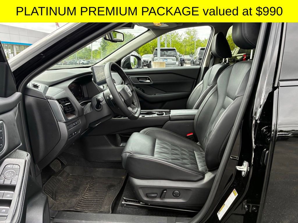 Used 2025 Nissan Rogue Platinum w/ Platinum Premium Package AWD/4WD image 3
