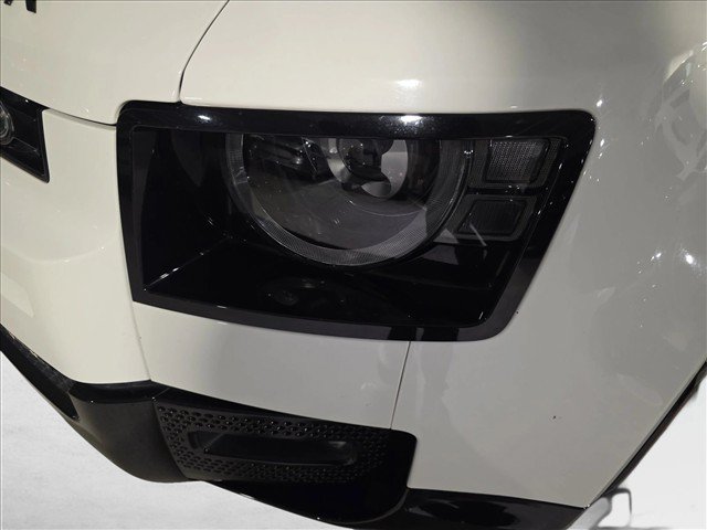 Used 2022 Land Rover Defender 110 X-Dynamic HSE AWD/4WD image 30