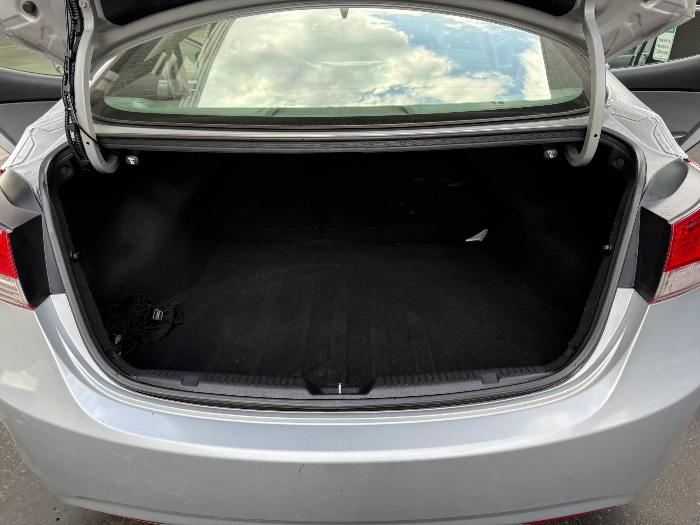 Used 2013 Hyundai Elantra GLS w/ Preferred Pkg FWD image 16