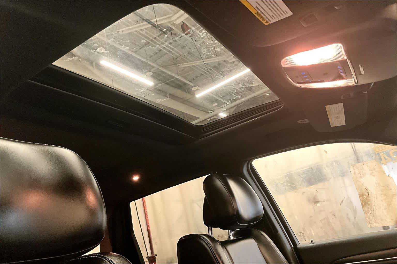 Used 2017 Jeep Grand Cherokee Limited AWD/4WD image 14