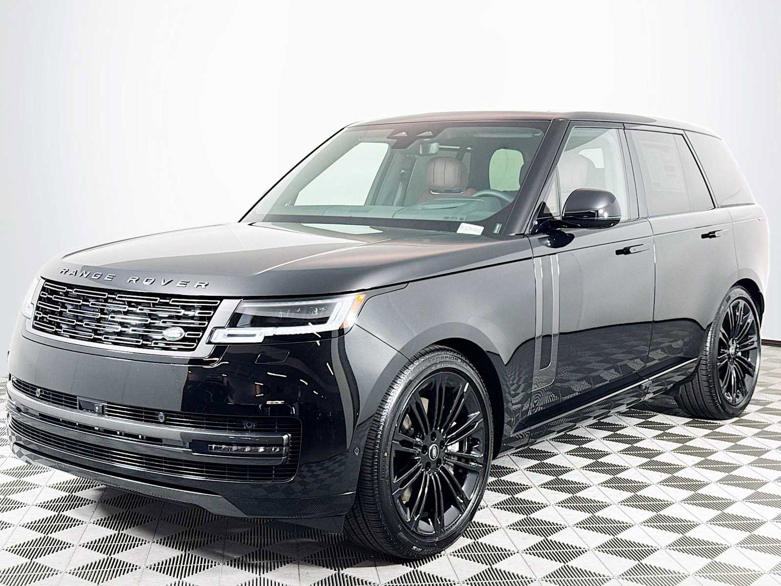 New 2025 Land Rover Range Rover SE
