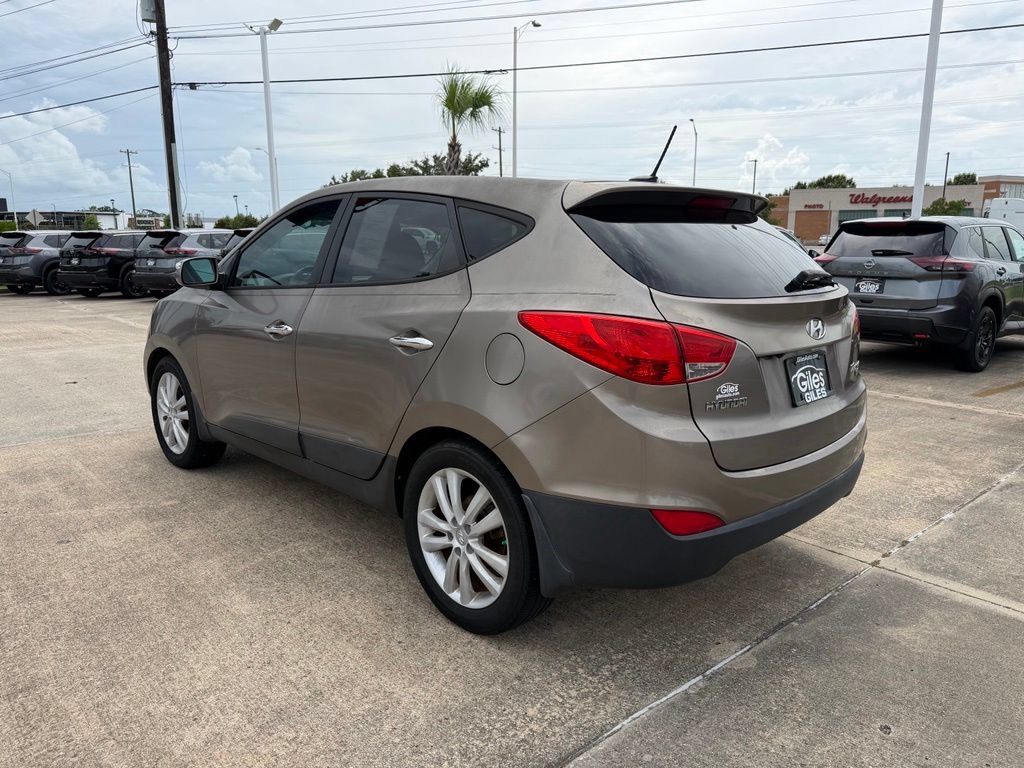 Used 2011 Hyundai Tucson Limited w/ Premium Pkg 3 FWD image 3