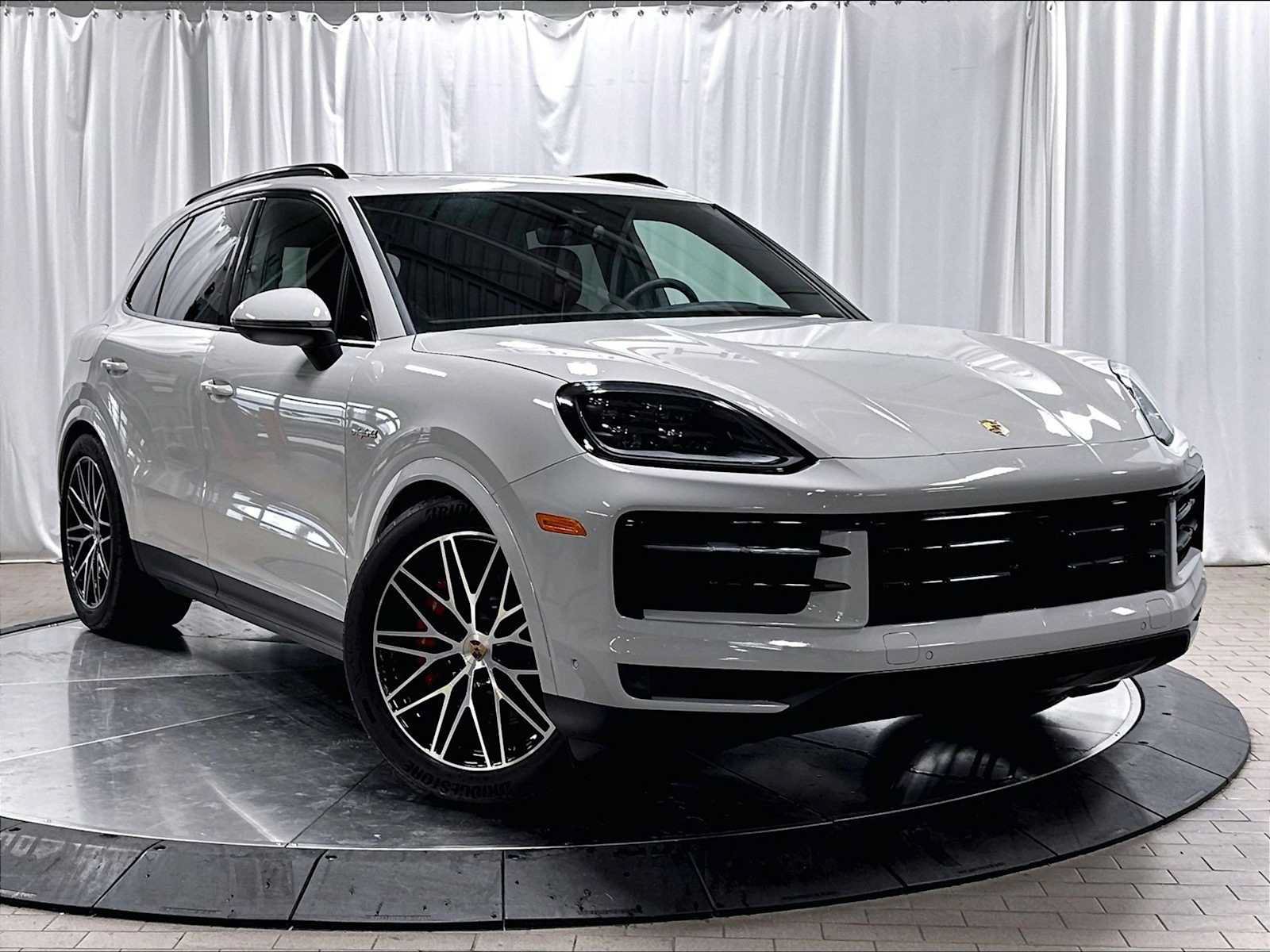 Used 2026 Porsche Cayenne S AWD/4WD image 12