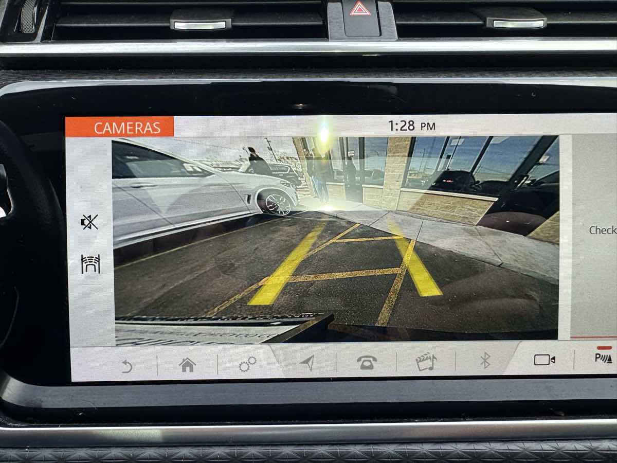 Used 2020 Land Rover Range Rover Velar S image 20