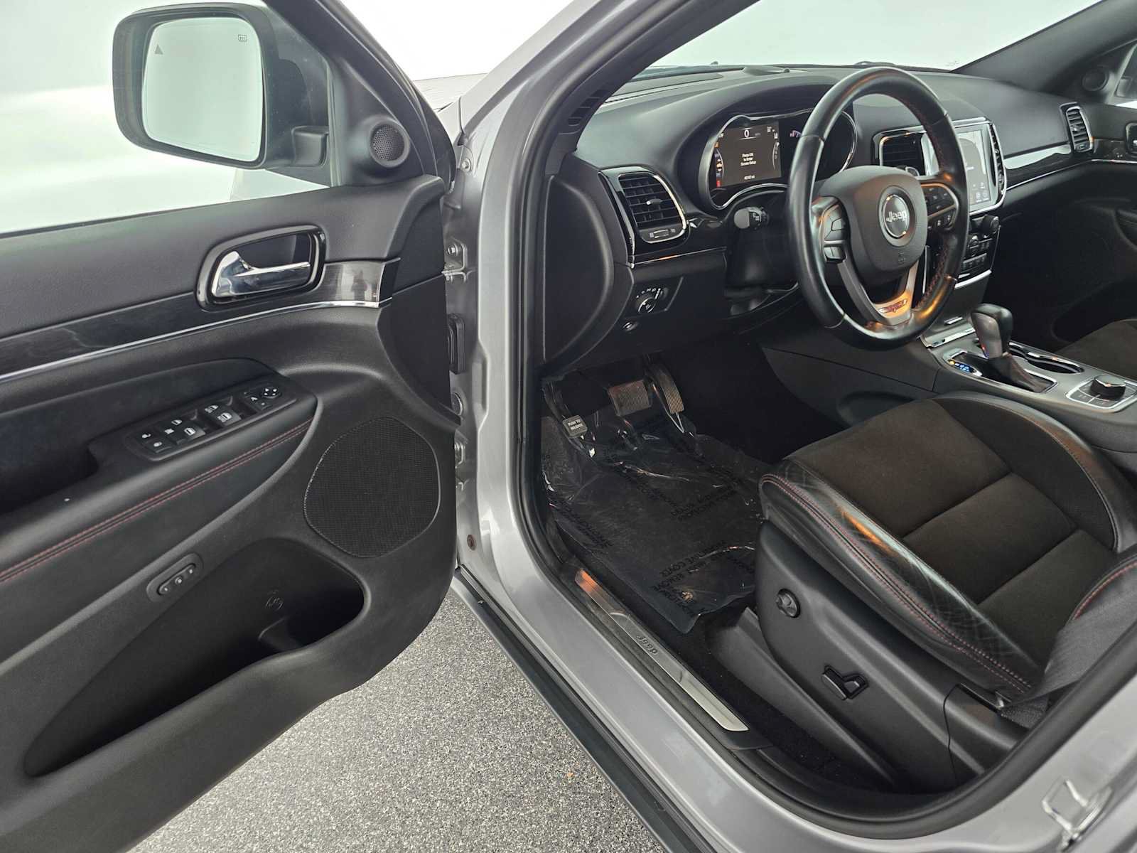 Used 2020 Jeep Grand Cherokee Trailhawk w/ Premium Lighting Group AWD/4WD image 19