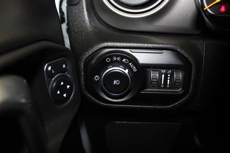 Used 2019 Jeep Wrangler Unlimited Sport S AWD/4WD image 23