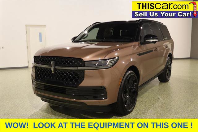 Used 2025 Lincoln Navigator Black Label AWD/4WD image 3