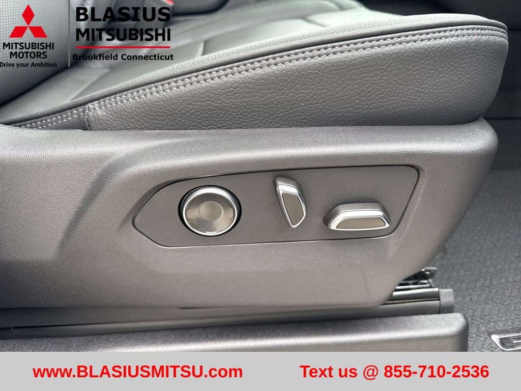 Used 2026 GMC Yukon Denali w/ Sun & Power Step Package AWD/4WD image 48