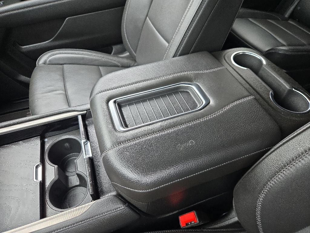 Used 2024 GMC Yukon Denali AWD/4WD image 33