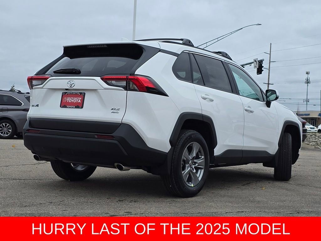 New 2025 Toyota RAV4 XLE image 19