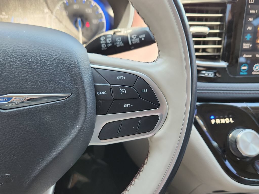 Used 2020 Chrysler Pacifica Limited FWD image 17