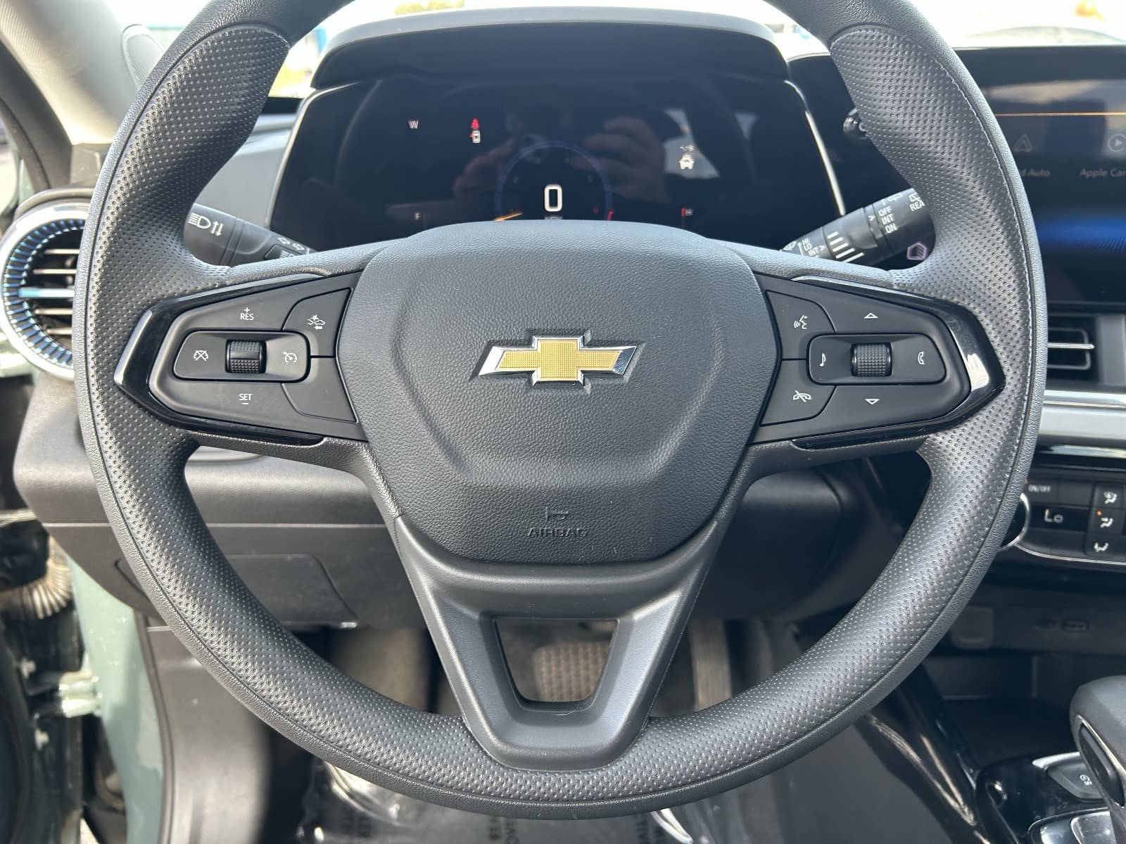 Used 2025 Chevrolet Trax LT FWD image 26