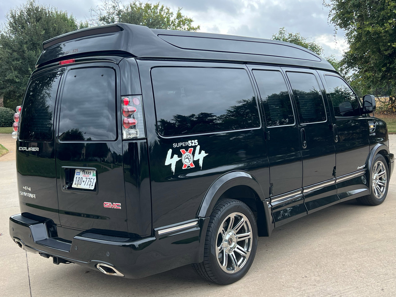 Used 2018 GMC Savana 3500 image 15