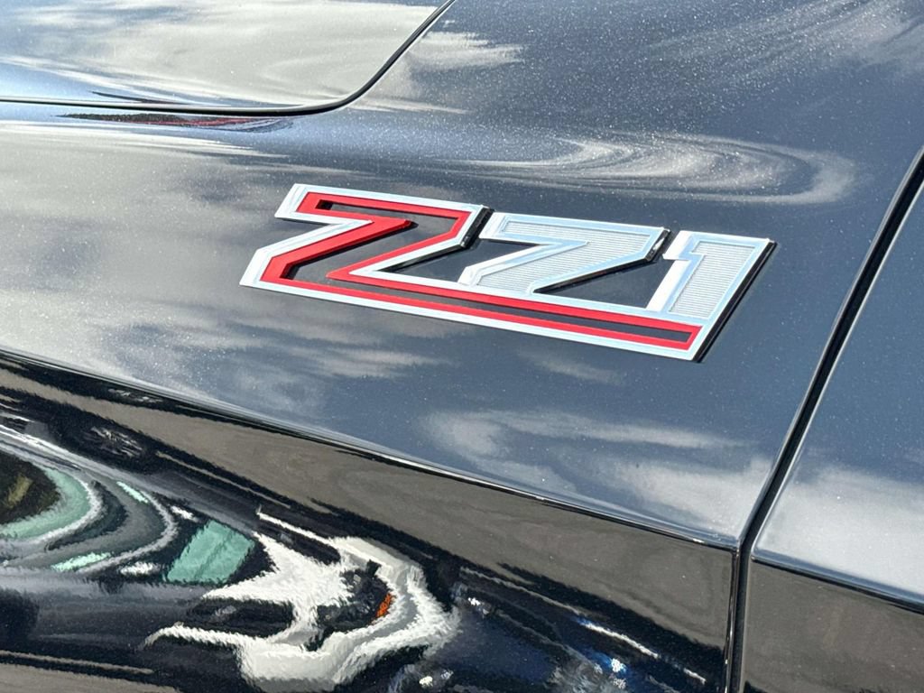 Used 2025 Chevrolet Suburban Z71 AWD/4WD image 6