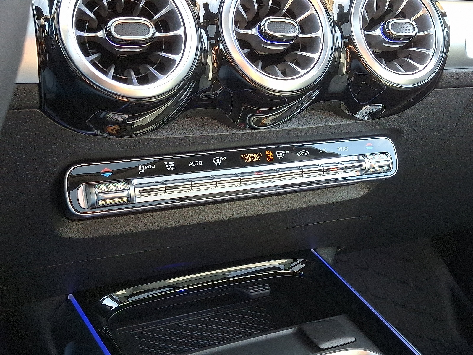 Used 2026 Mercedes-Benz GLB 250 4MATIC image 15