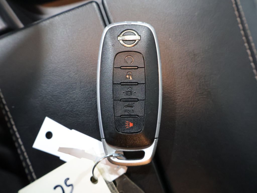 Used 2025 Nissan Rogue SV AWD/4WD image 26