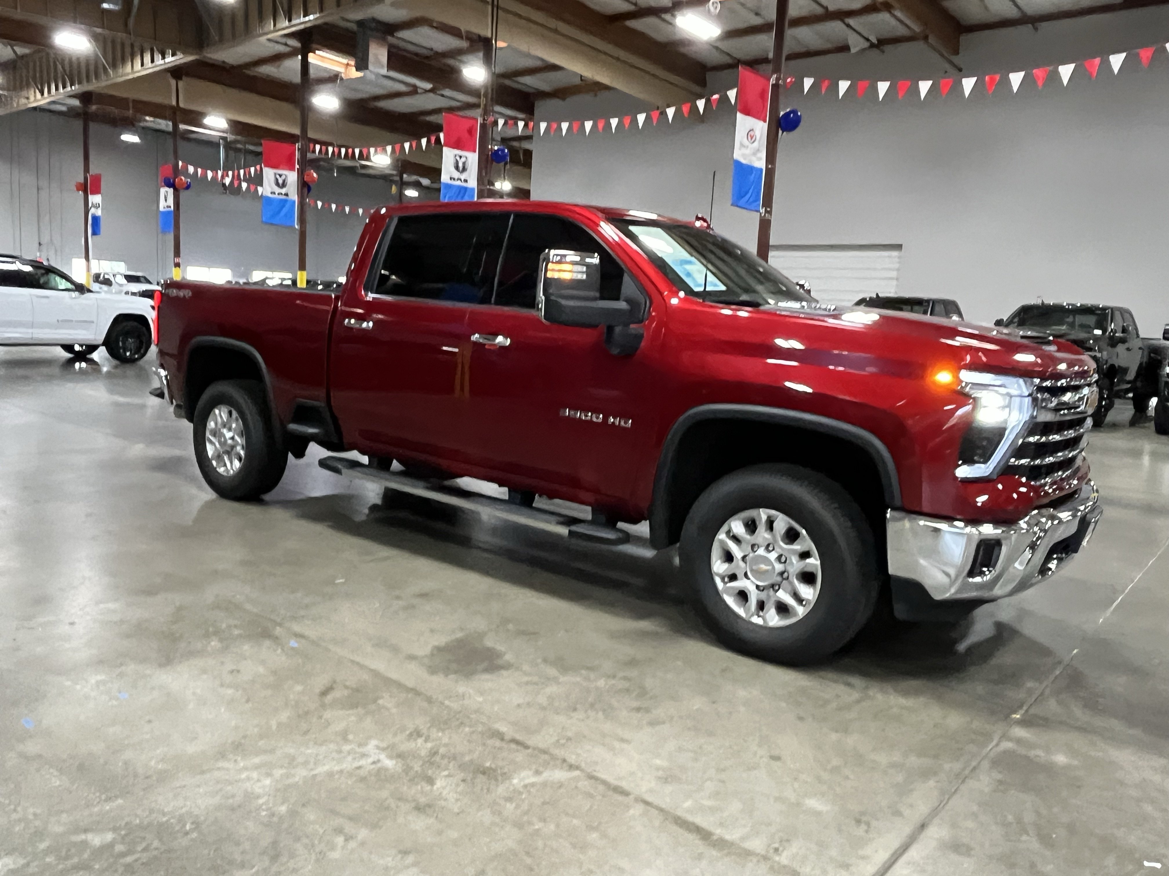 Used 2025 Chevrolet Silverado 3500 LTZ AWD/4WD image 13