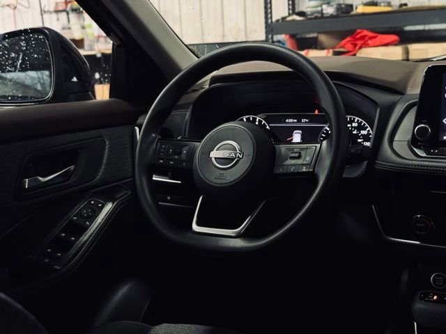 Used 2022 Nissan Rogue SV AWD/4WD image 22