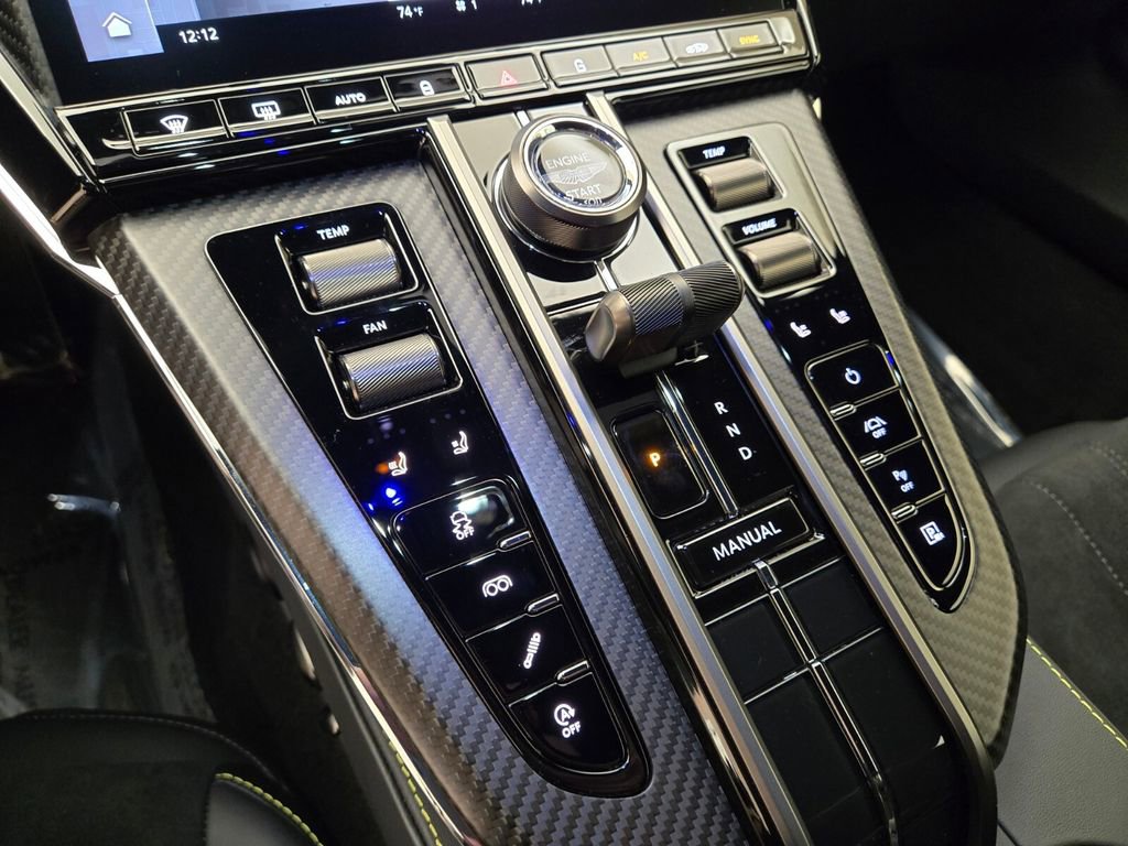 New 2025 Aston Martin V8 Vantage Coupe RWD image 33