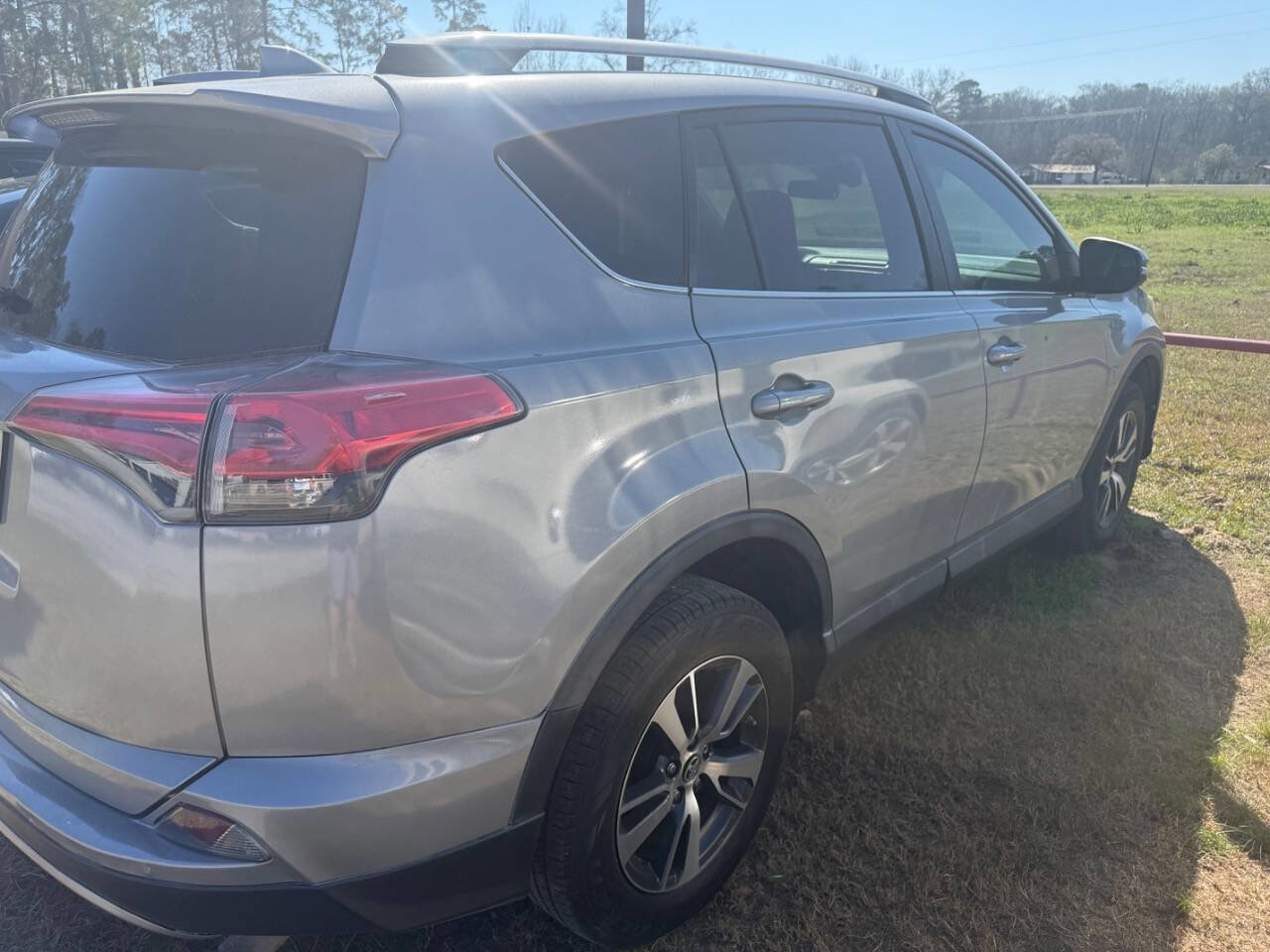 Used 2017 Toyota RAV4 XLE image 5