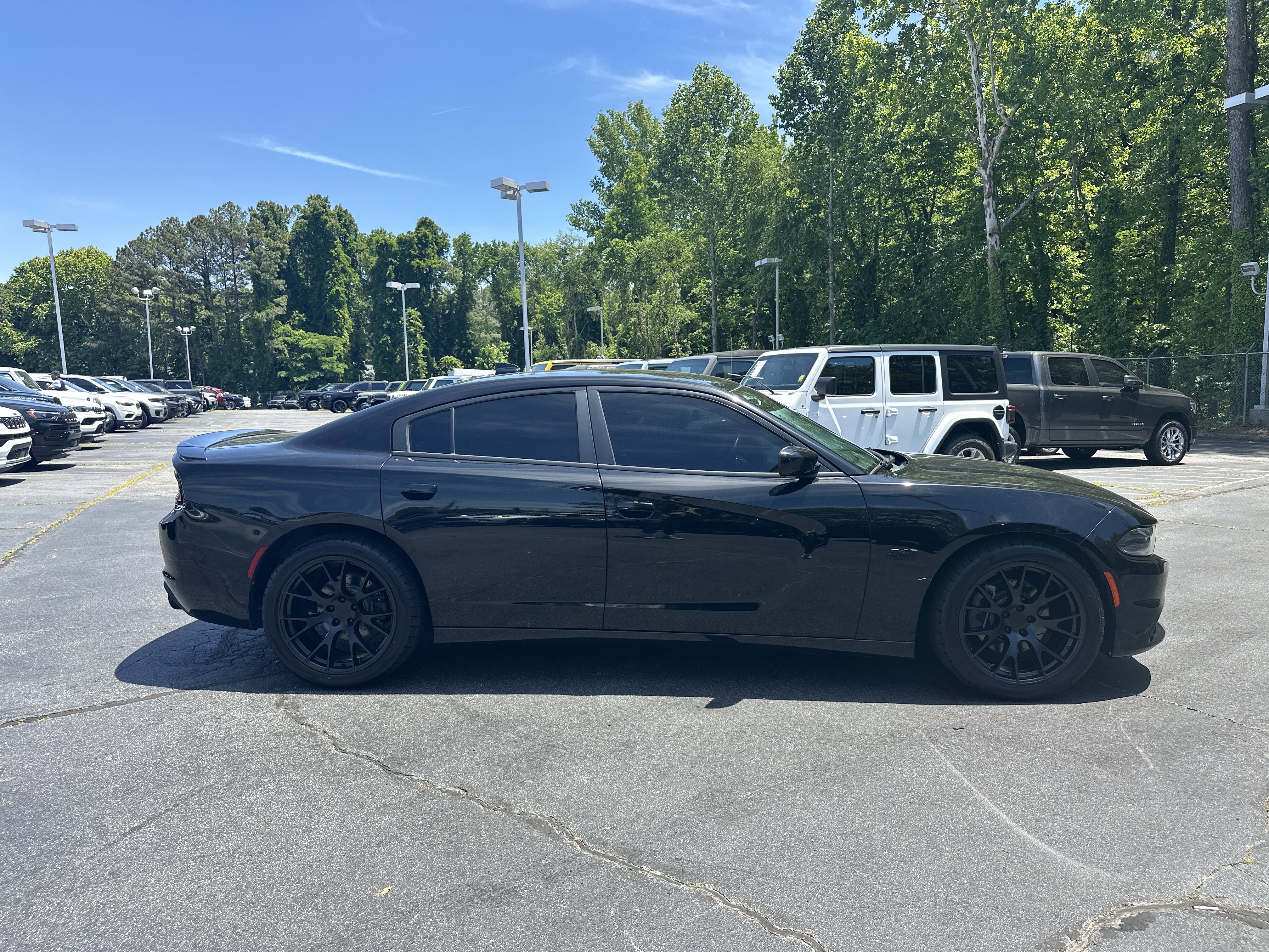 Used 2018 Dodge Charger R/T RWD image 10