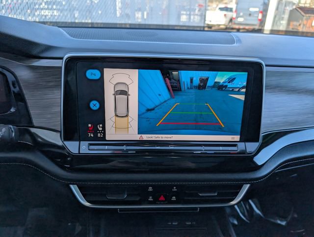 Used 2025 Volkswagen Atlas SEL image 19