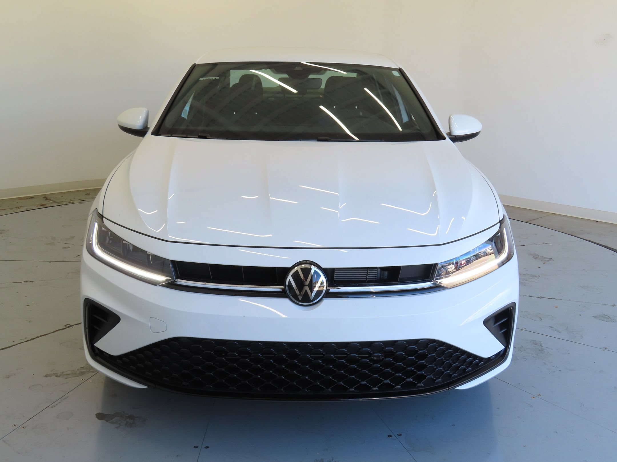 Used 2026 Volkswagen Jetta Sport FWD image 9