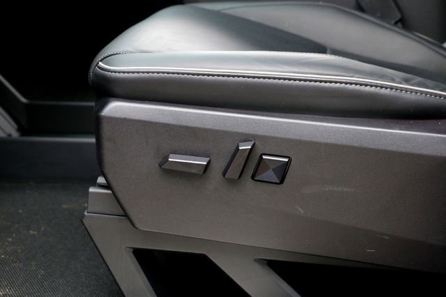 Used 2024 Tesla Cybertruck AWD Crew Cab image 14