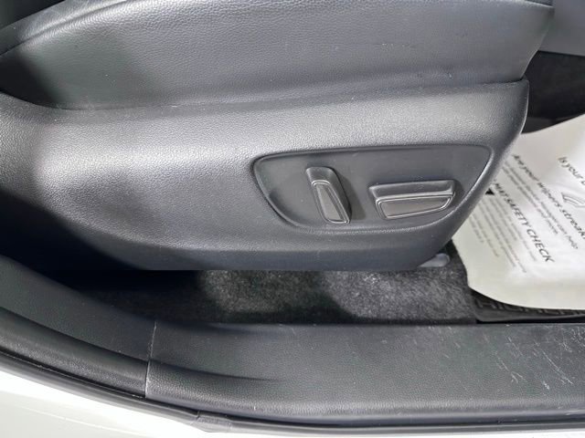 Used 2023 Toyota Highlander XLE image 11