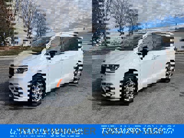 New 2026 Chrysler Pacifica Select image 1