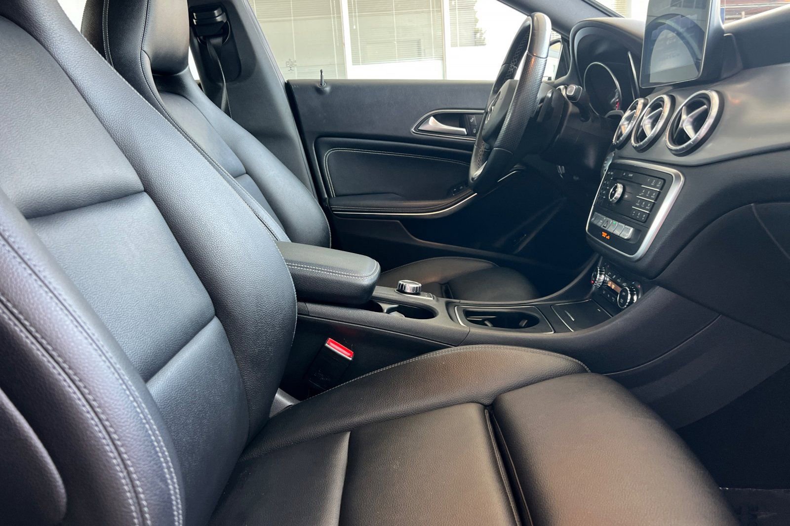 Used 2018 Mercedes-Benz CLA 250 image 15