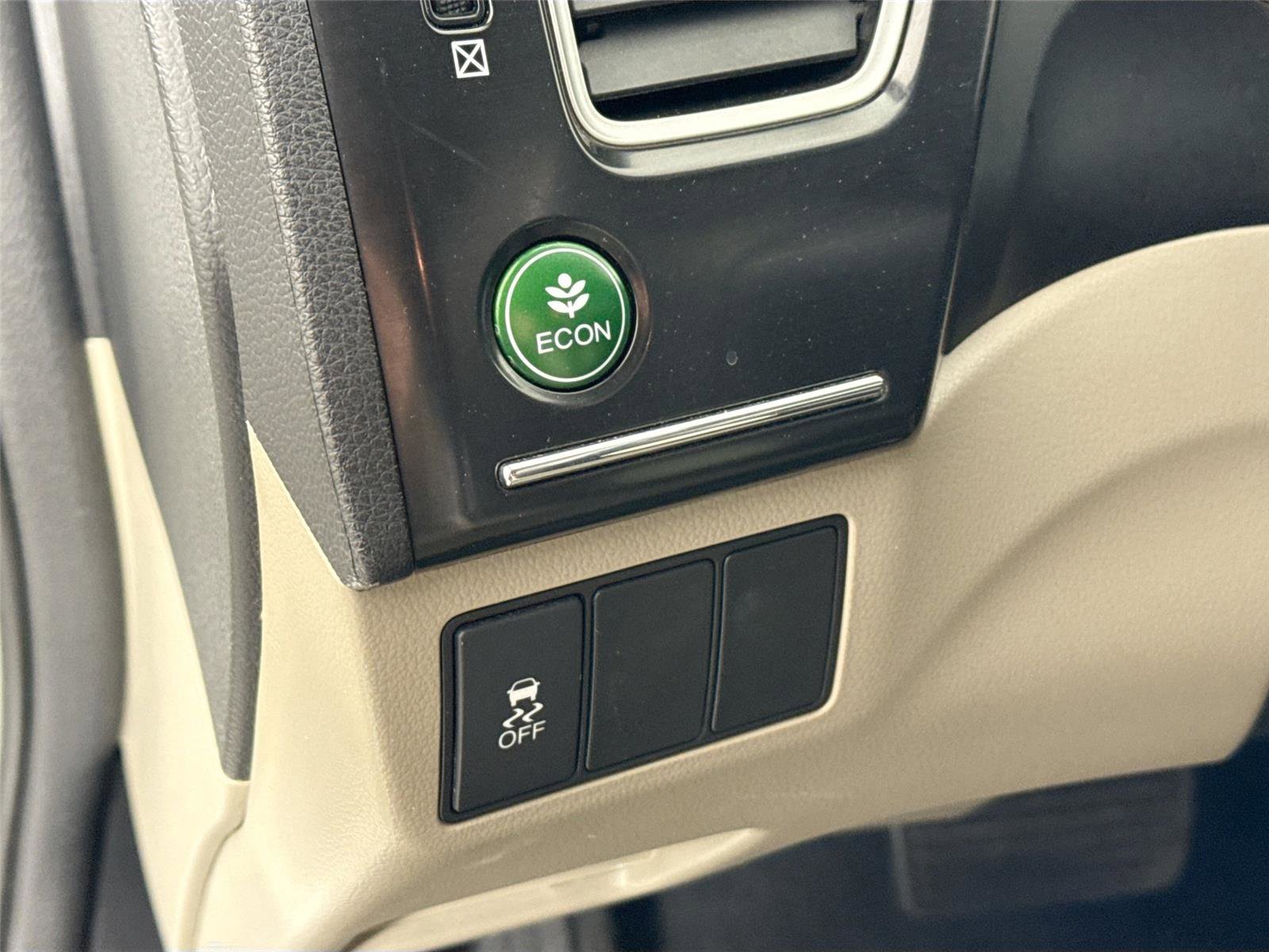 Used 2015 Honda Civic SE image 14