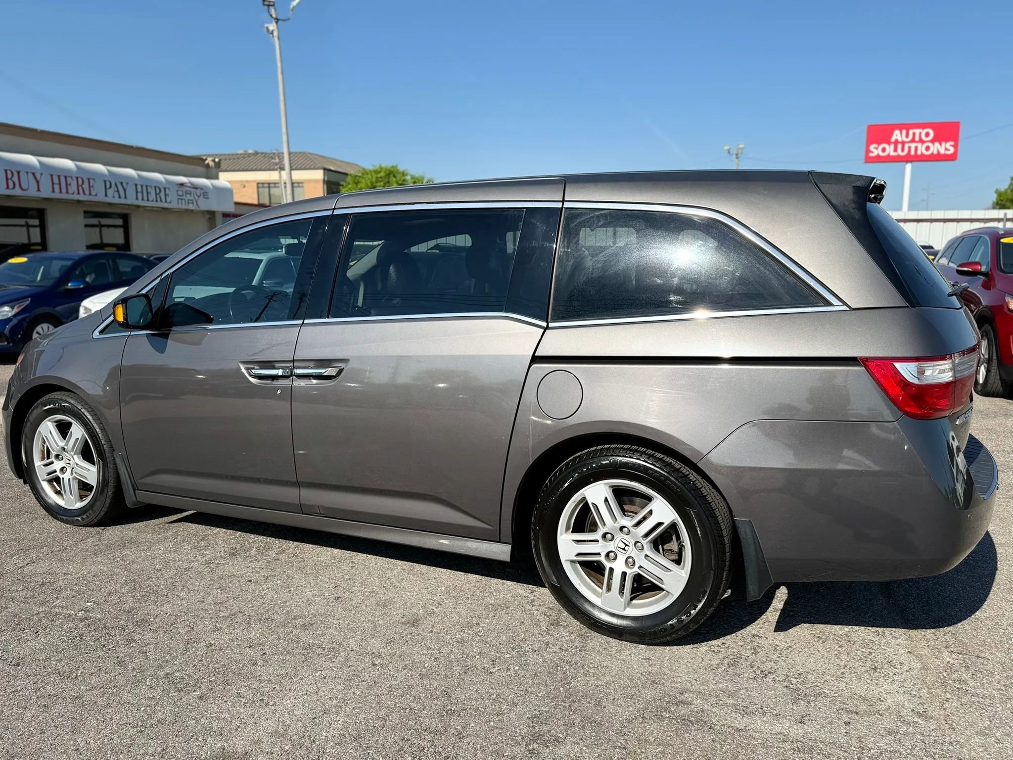 Used 2013 Honda Odyssey Touring Elite image 12