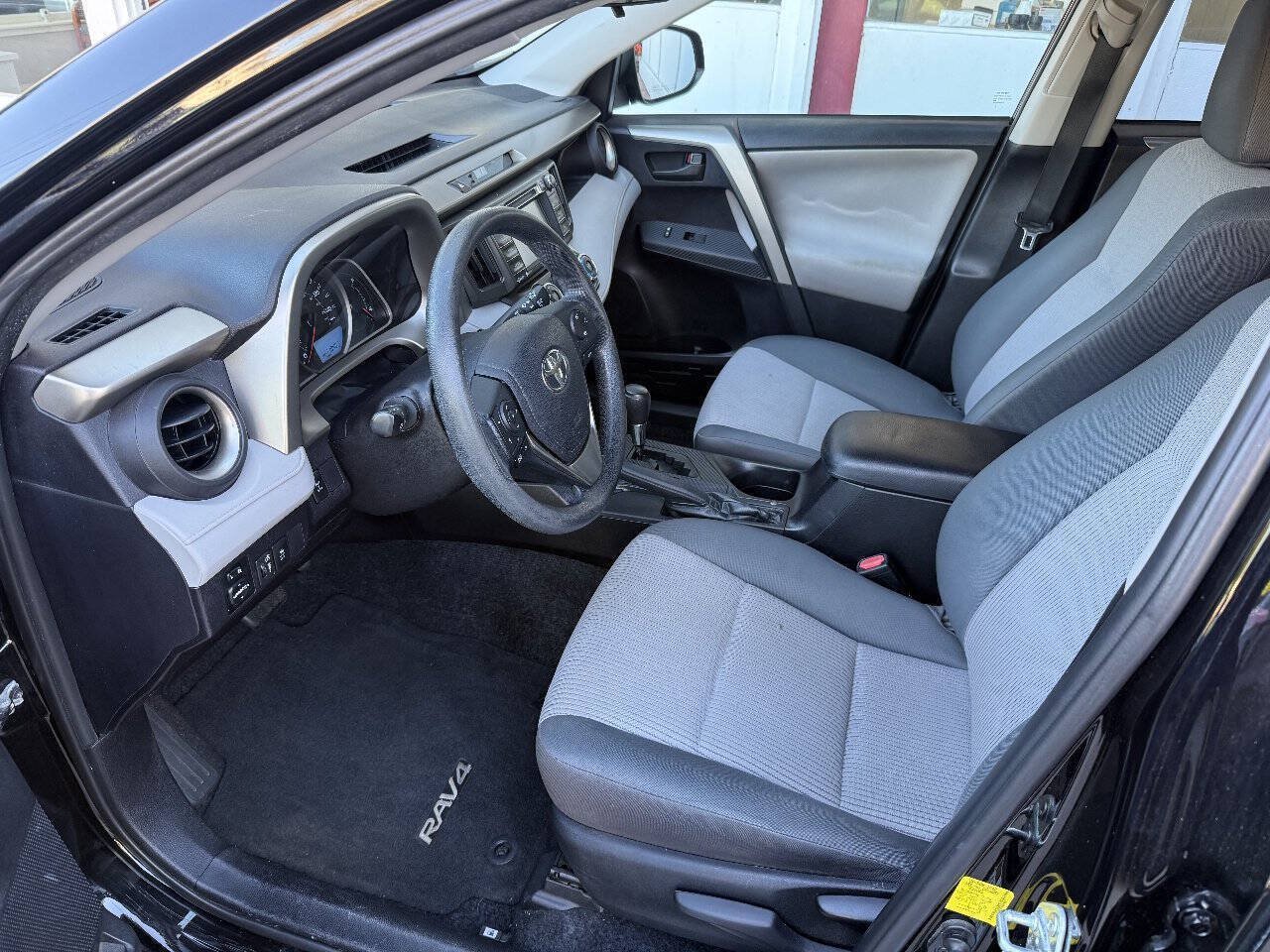 Used 2014 Toyota RAV4 LE AWD/4WD image 31