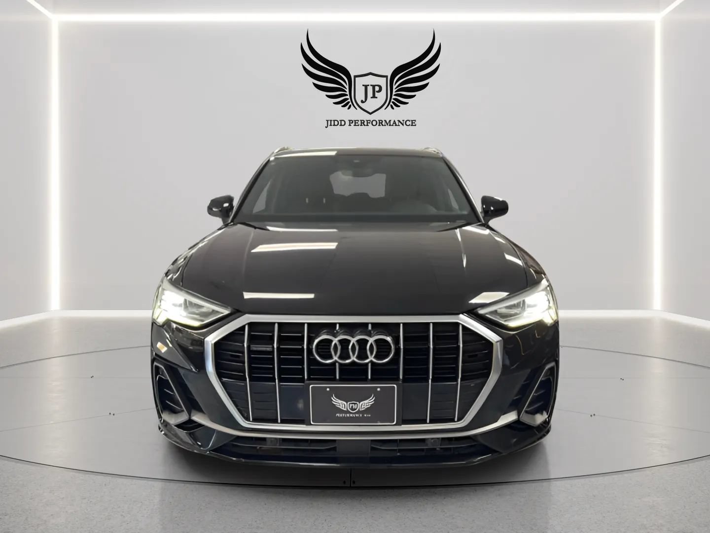 Used 2020 Audi Q3 2.0T Premium Plus w/ Premium Plus Package AWD/4WD image 2