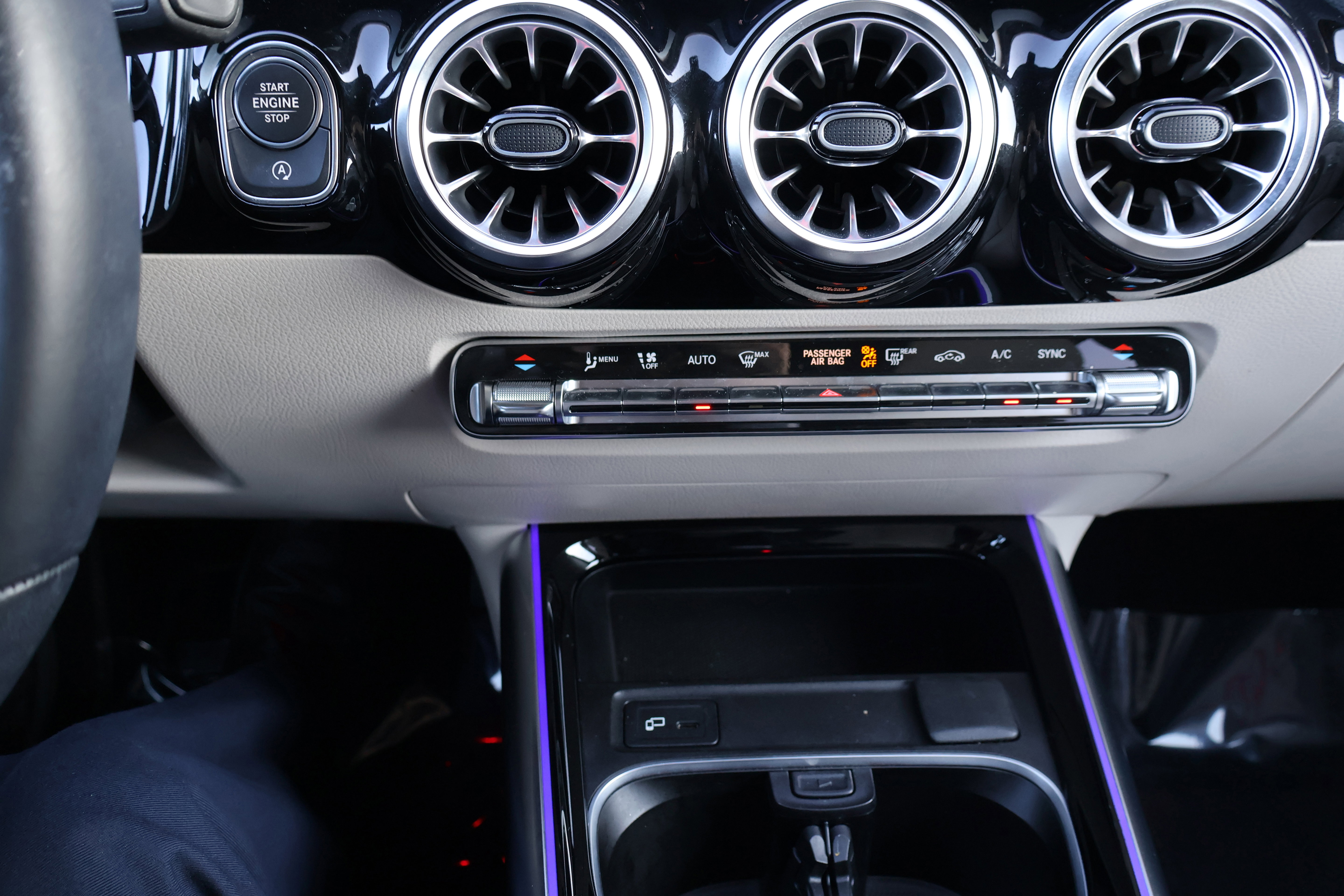 Certified 2023 Mercedes-Benz GLA 250 w/ Premium Package image 40