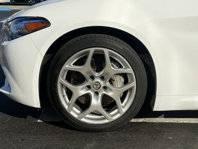 Used 2020 Alfa Romeo Giulia Ti image 10