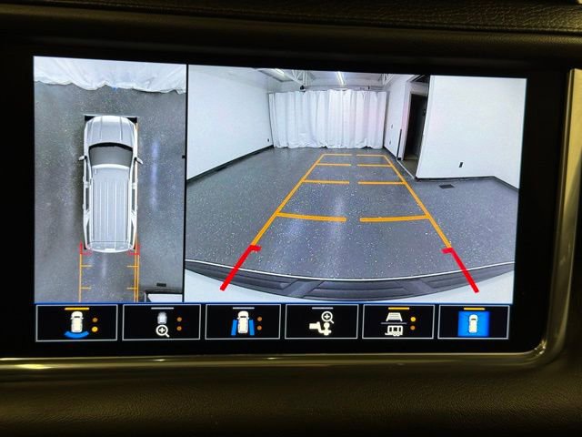 Used 2021 GMC Yukon Denali w/ Denali Premium Package image 17