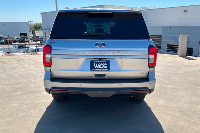 Used 2024 Ford Expedition Max XLT image 4