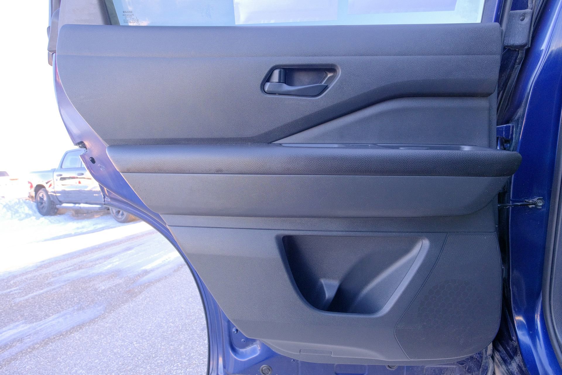 Used 2025 Nissan Pathfinder SV image 28