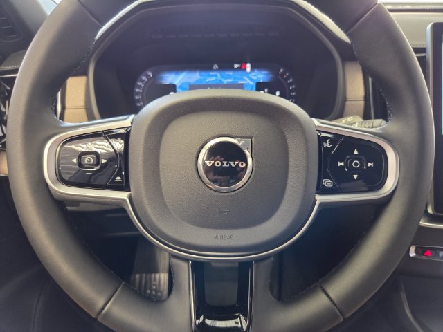 New 2026 Volvo XC90 B6 Plus w/ Protection Package Premier AWD/4WD image 23