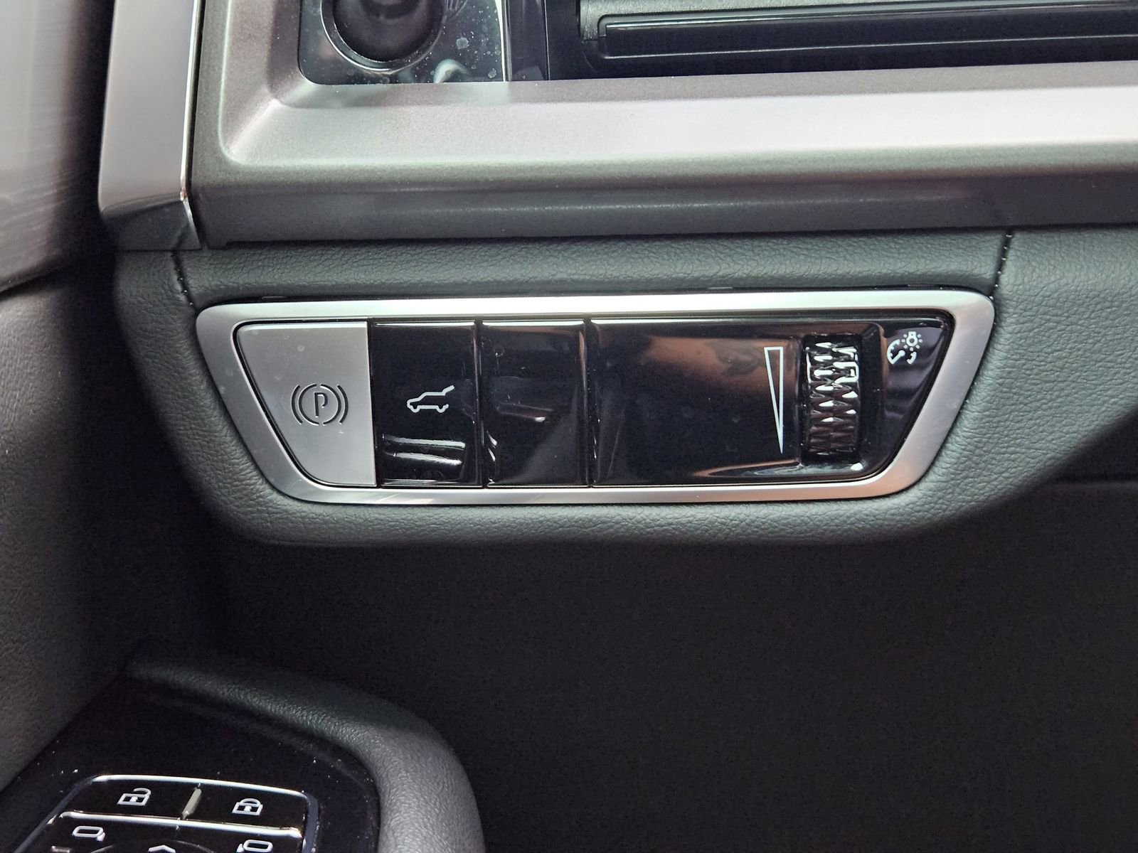 New 2026 Cadillac Vistiq Sport image 18