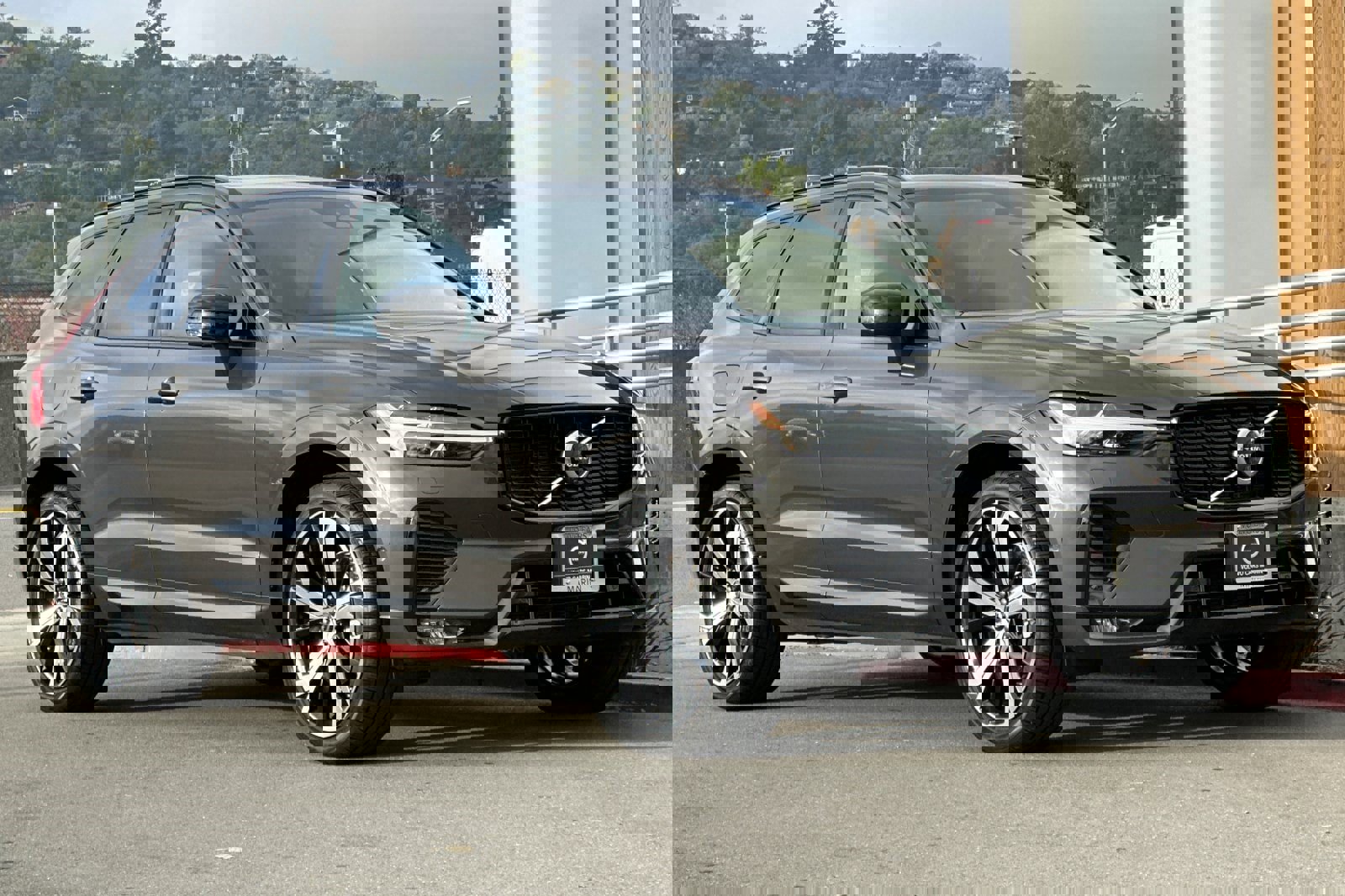 Certified 2024 Volvo XC60 B5 Ultimate w/ Protection Package Premier image 10