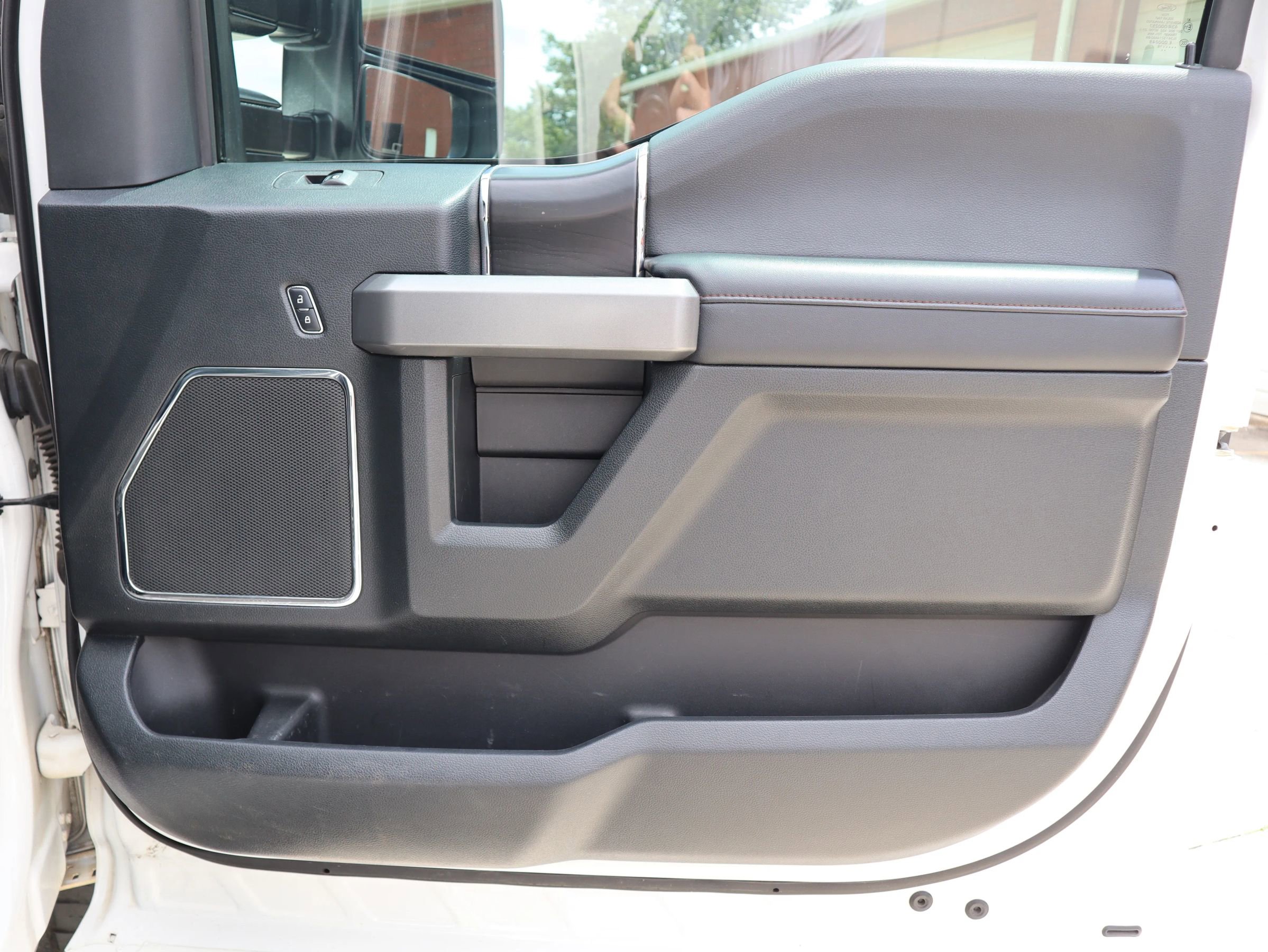 Used 2018 Ford F250 Platinum w/ Platinum Ultimate Package image 34