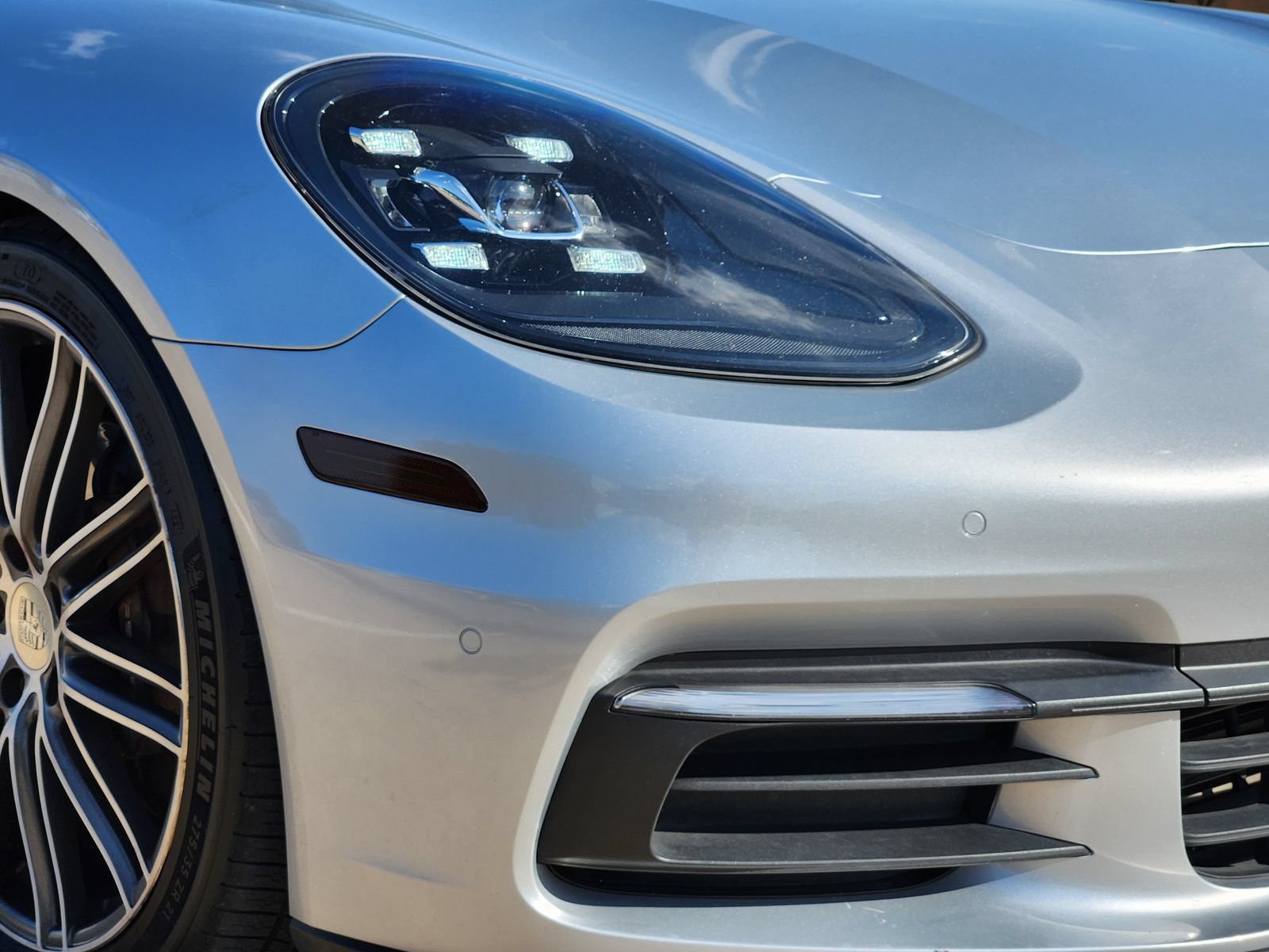 Used 2017 Porsche Panamera 4 AWD/4WD image 9