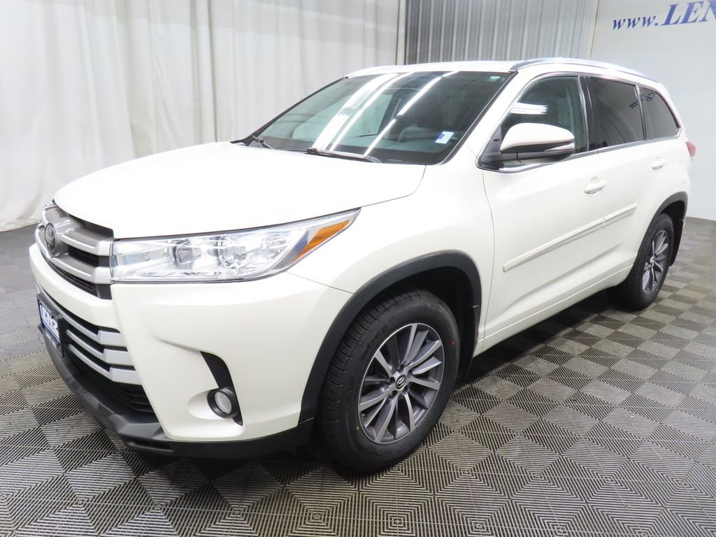 Used 2018 Toyota Highlander XLE image 7