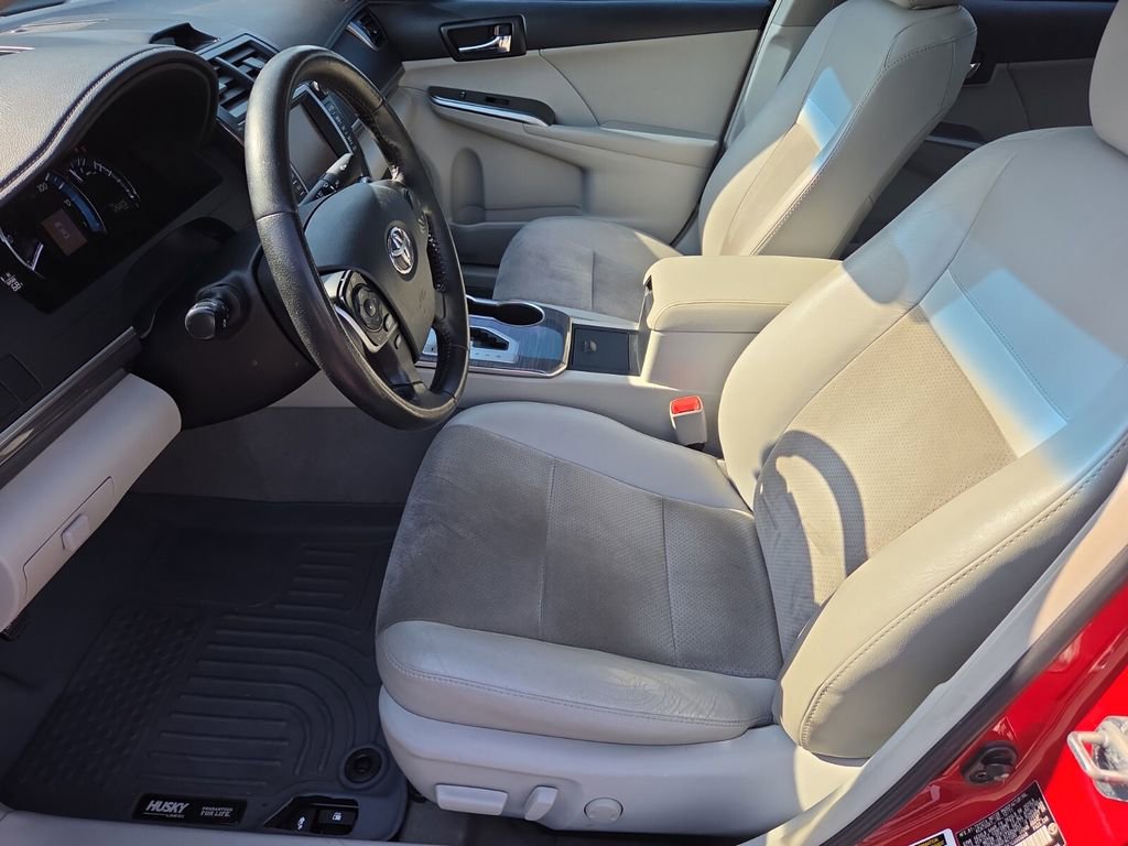 Used 2012 Toyota Camry XLE w/ Leather Pkg FWD image 10