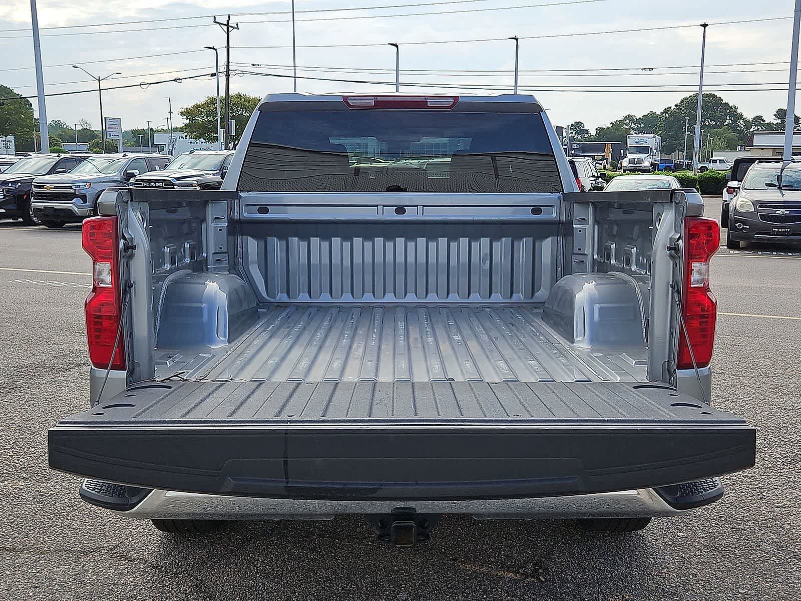 Used 2024 Chevrolet Silverado 1500 LT AWD/4WD image 30