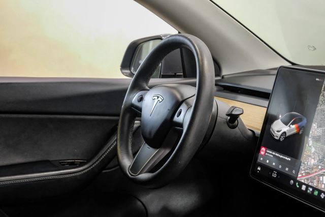 Used 2021 Tesla Model Y 2WD image 21