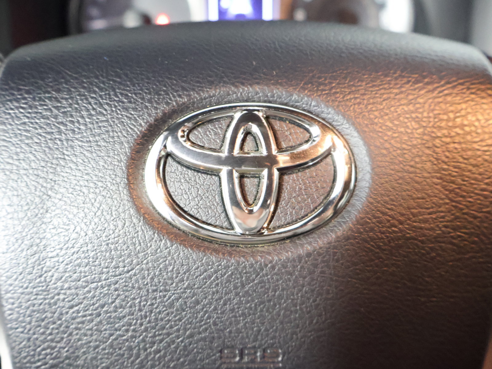 Used 2016 Toyota Tacoma Limited w/ Towing Package AWD/4WD image 33